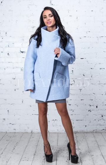 Пальто короткое из шерсти голубого цвета