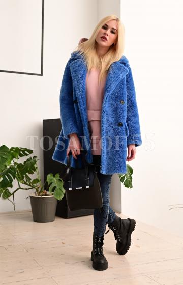 Шуба из голубой шерсти укороченная
