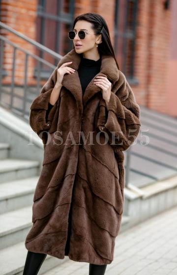 Длинная норковая шуба коричневого цвета