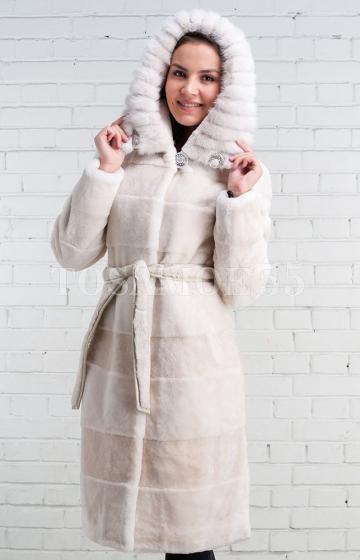 Шуба из мутона молочного цвета отделка норка