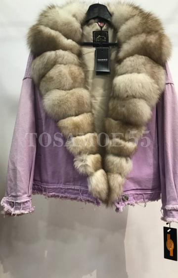Фиолетовая короткая парка с мехом песца