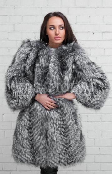 Шуба прямого кроя мех чернобурой лисы